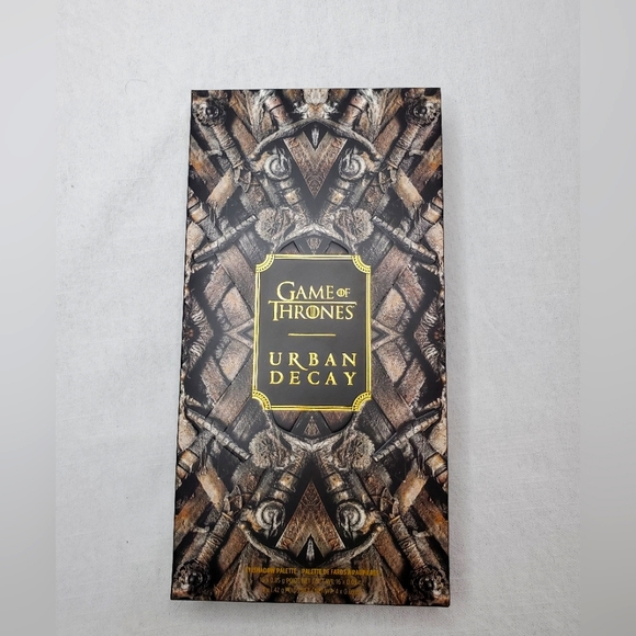 NEW Urban decay Game of Thrones Eyeshadow Pallet - Picture 1 of 6
